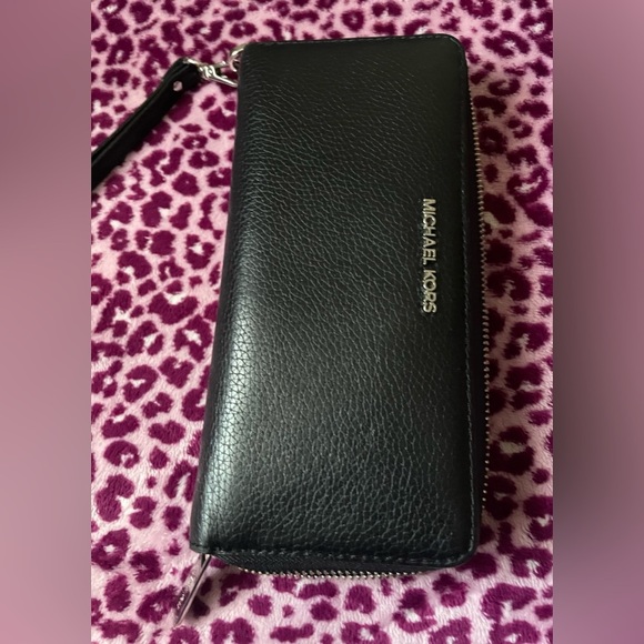 MICHAEL KORS WALLET,Michael Kors Black Pebbled Leather Wallet - Picture 14 of 15